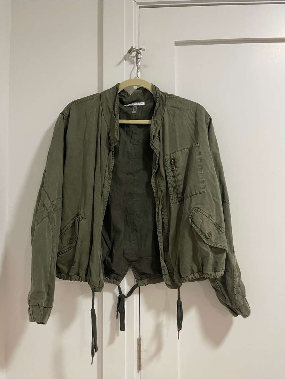 Olive Green Women’s Military-Style Bomber Jacket